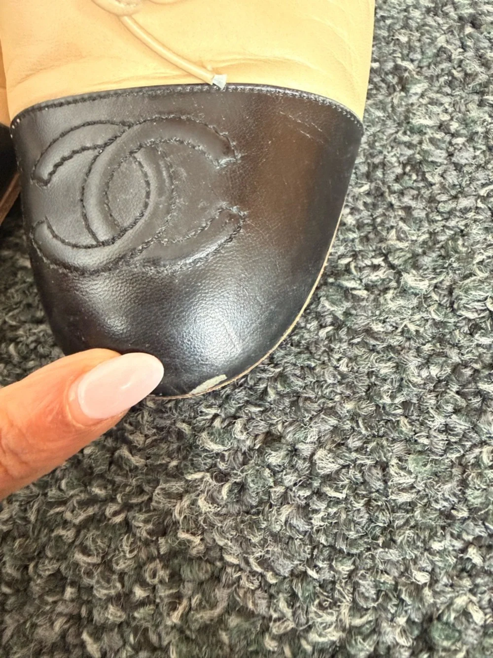 CHANEL Two-Tone Beige and Black Cap-Toe Leather pumps